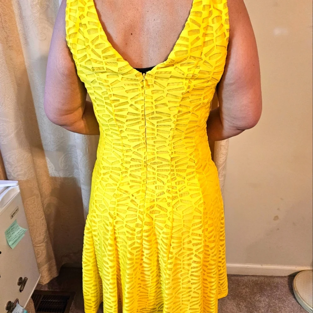 Dress - Picture 3 of 3